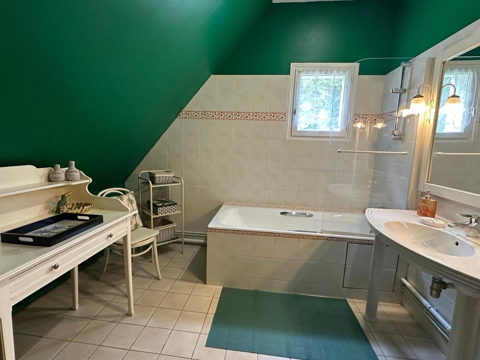 Domaine De La Charmille Homestay