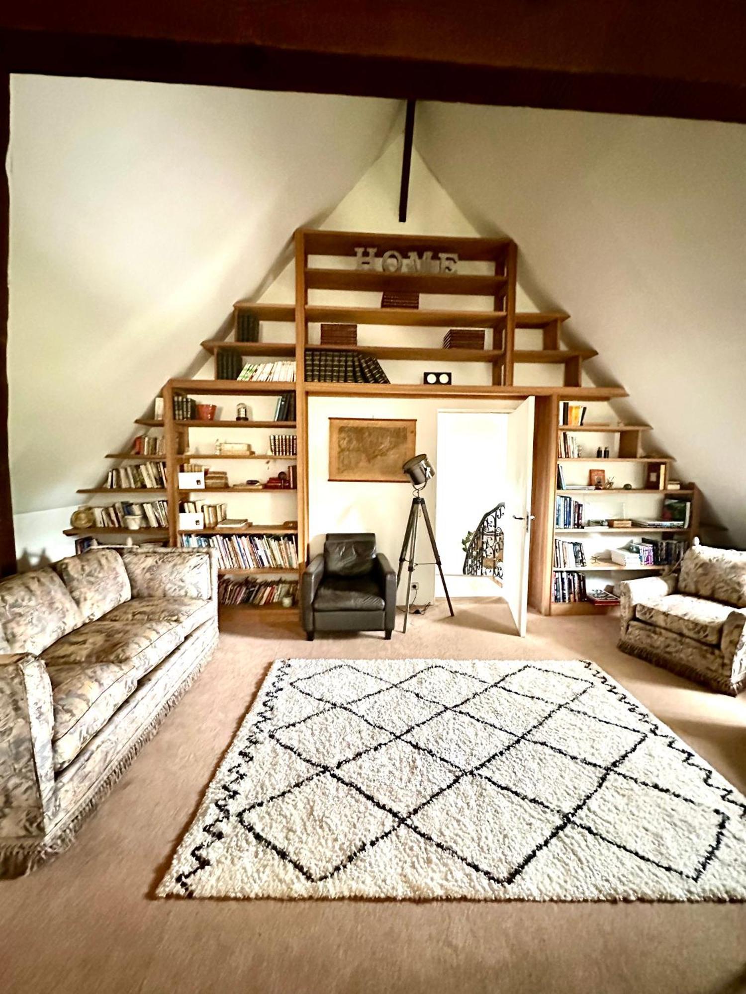 Domaine De La Charmille Homestay *